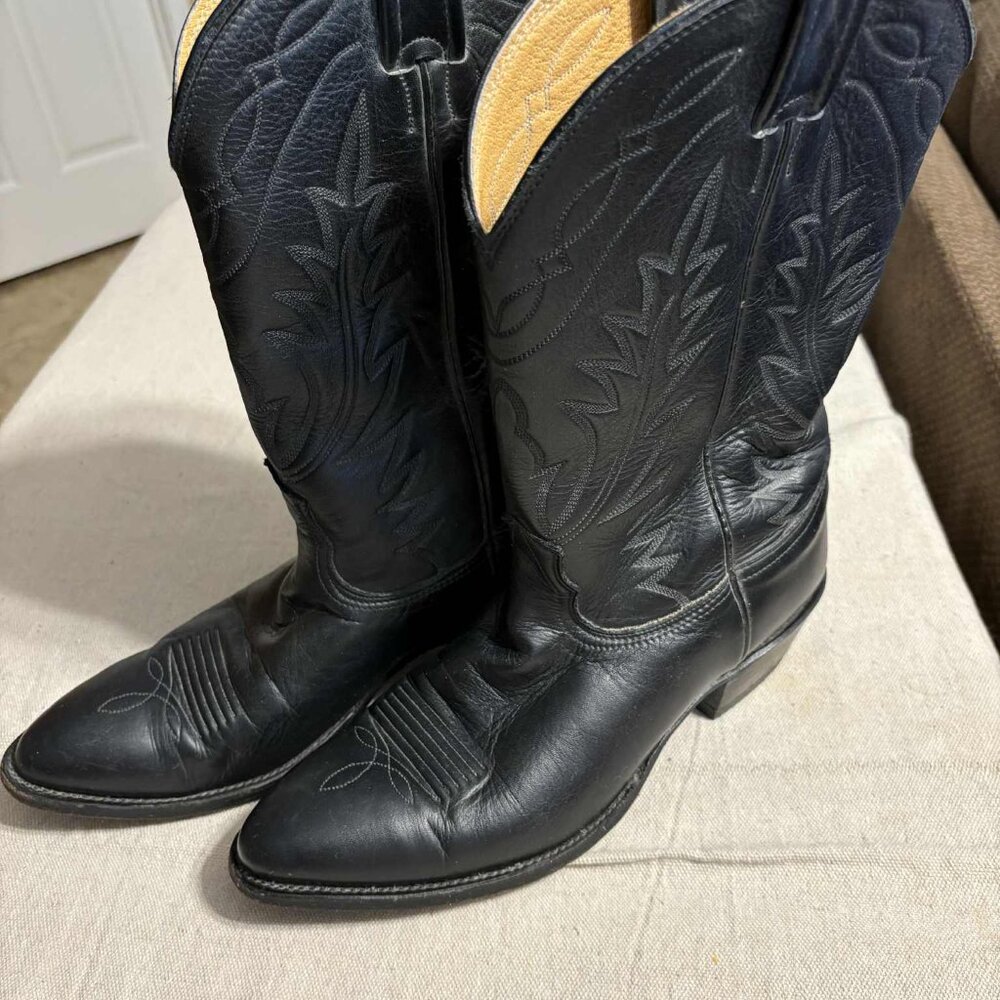 Men's Black Nokona Boots, 10 /2